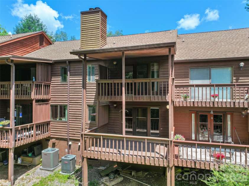 36 Meadows Lane, Maggie Valley, NC 28751.  MLS# CAR4405009, YatesRealty ID 38906. 
