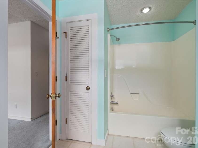 36 Meadows Lane, Maggie Valley, NC 28751.  MLS# CAR4405009, YatesRealty ID 38906. 