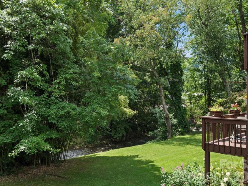 36 Meadows Lane, Maggie Valley, NC 28751.  MLS# CAR4405009, YatesRealty ID 38906. 