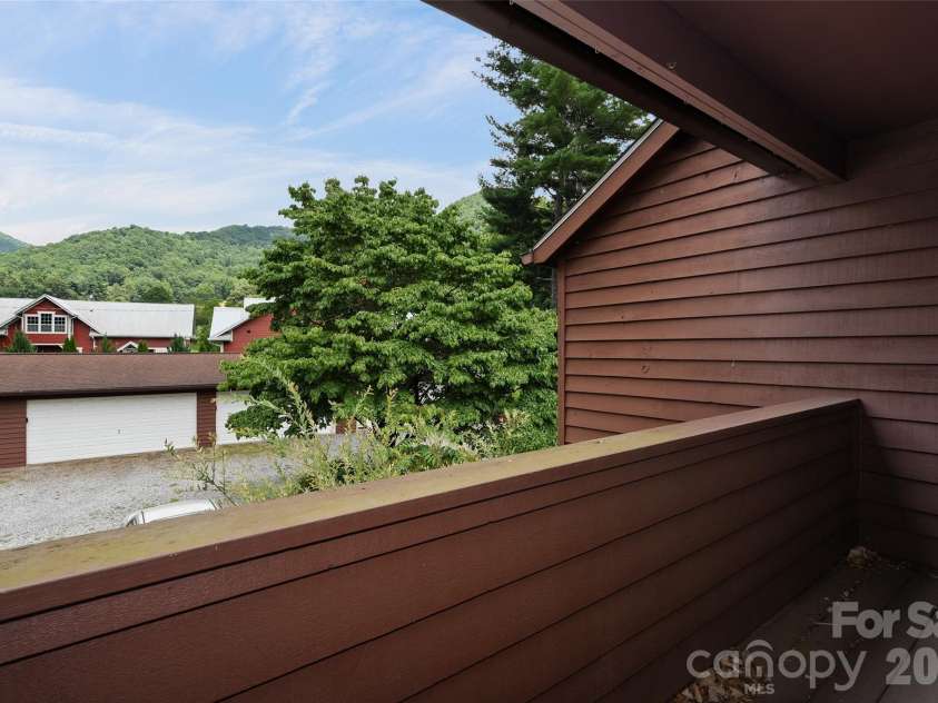36 Meadows Lane, Maggie Valley, NC 28751.  MLS# CAR4405009, YatesRealty ID 38906. 
