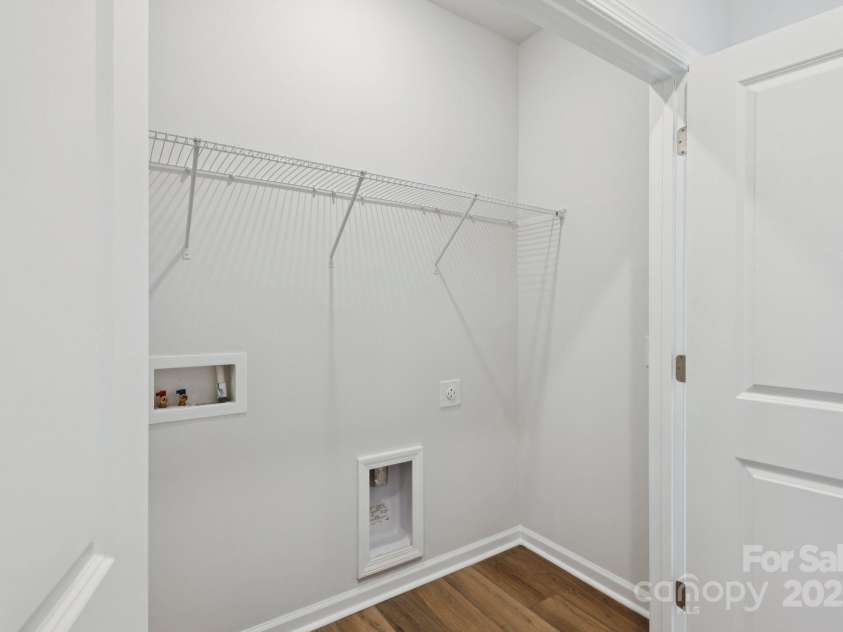 4742 Lakeview Road, Charlotte, NC 28216.  MLS# CAR4261326, YatesRealty ID 3891. Laundry Room