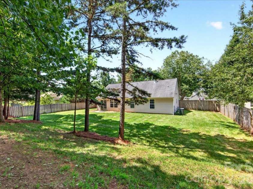 8732 Brookstead Meadow Court, Charlotte, NC 28215.  MLS# CAR4405881, YatesRealty ID 38911. Backyard