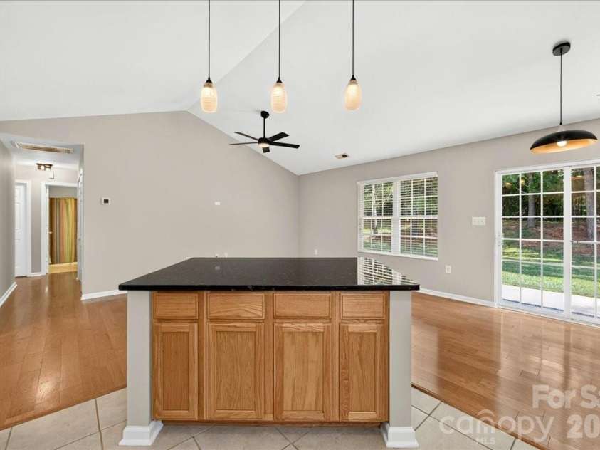 8732 Brookstead Meadow Court, Charlotte, NC 28215.  MLS# CAR4405881, YatesRealty ID 38911. Kitchen