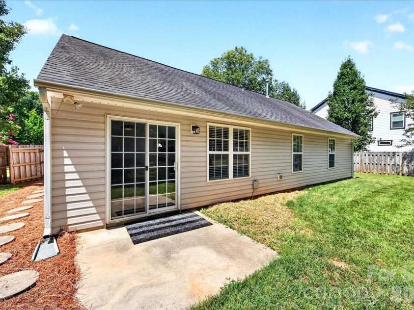8732 Brookstead Meadow Court, Charlotte, NC 28215.  MLS# CAR4405881, YatesRealty ID 38911. Patio