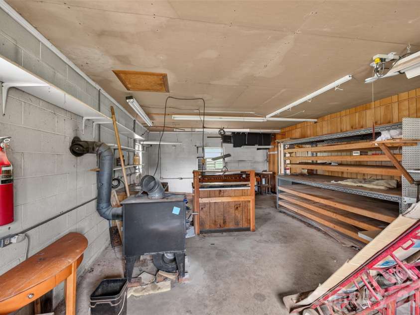 147 B And S Lane, Hickory, NC 28601.  MLS# CAR4406157, YatesRealty ID 38913. 