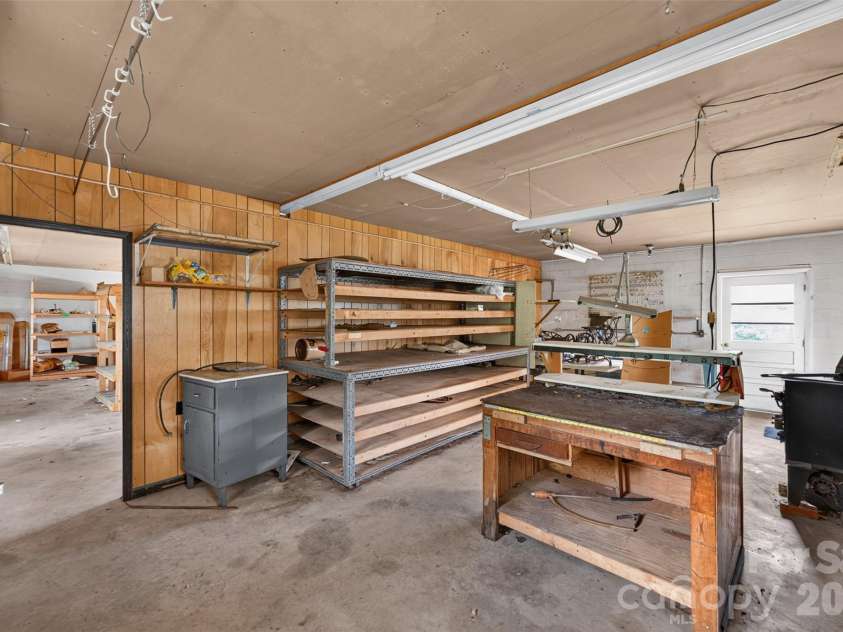 147 B And S Lane, Hickory, NC 28601.  MLS# CAR4406157, YatesRealty ID 38913. 
