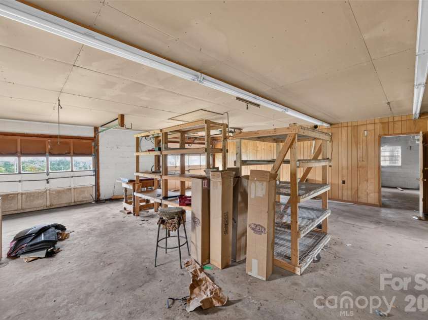 147 B And S Lane, Hickory, NC 28601.  MLS# CAR4406157, YatesRealty ID 38913. 