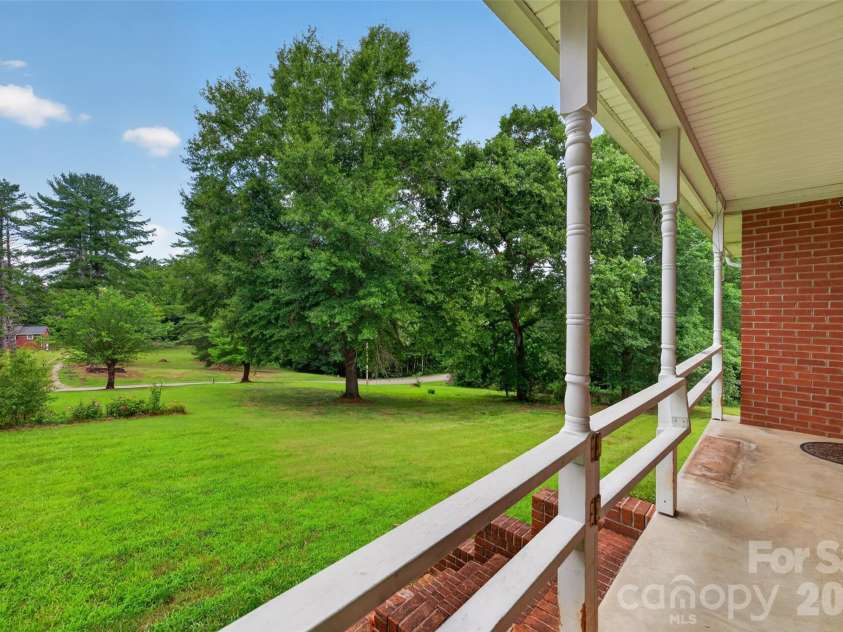 147 B And S Lane, Hickory, NC 28601.  MLS# CAR4406157, YatesRealty ID 38913. 