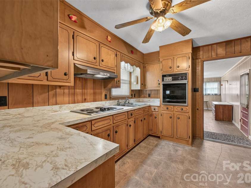 147 B And S Lane, Hickory, NC 28601.  MLS# CAR4406157, YatesRealty ID 38913. 