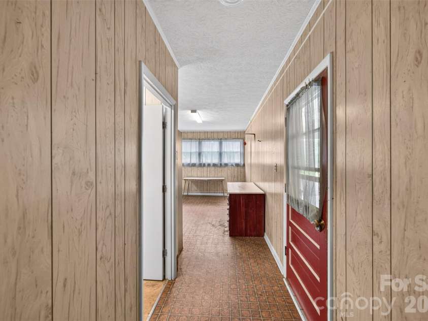147 B And S Lane, Hickory, NC 28601.  MLS# CAR4406157, YatesRealty ID 38913. 