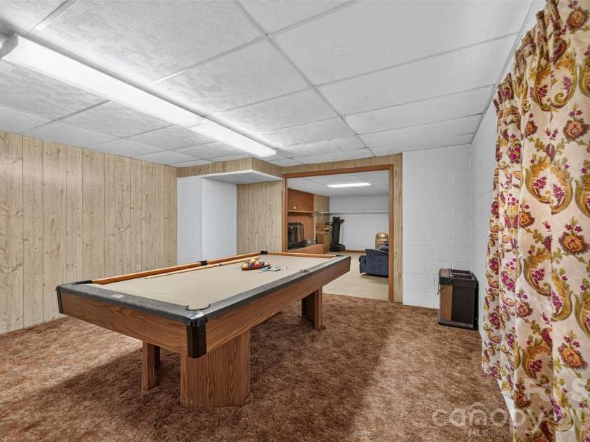 147 B And S Lane, Hickory, NC 28601.  MLS# CAR4406157, YatesRealty ID 38913. 