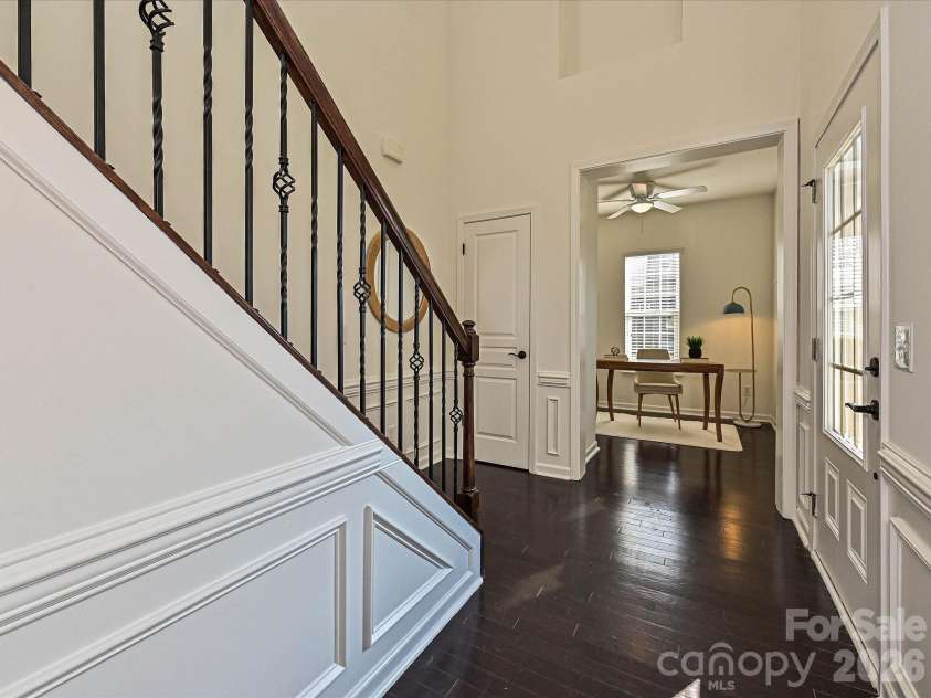 2624 Katy Flyer Avenue, Charlotte, NC 28210.  MLS# CAR4338222, YatesRealty ID 38915. Foyer