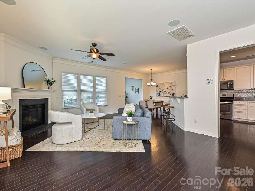 2624 Katy Flyer Avenue, Charlotte, NC 28210.  MLS# CAR4338222, YatesRealty ID 38915. Living Room