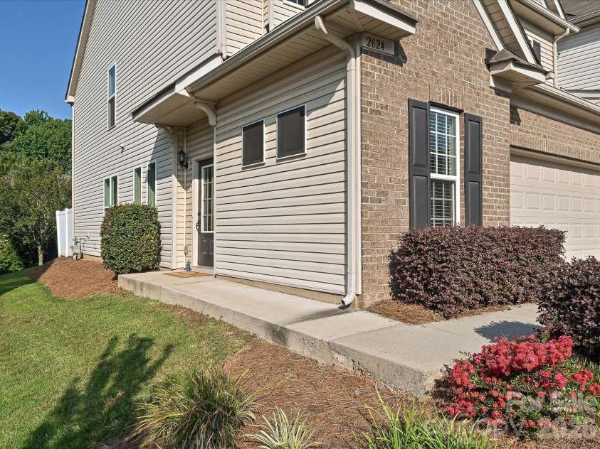 2624 Katy Flyer Avenue, Charlotte, NC 28210.  MLS# CAR4338222, YatesRealty ID 38915. Welcome!