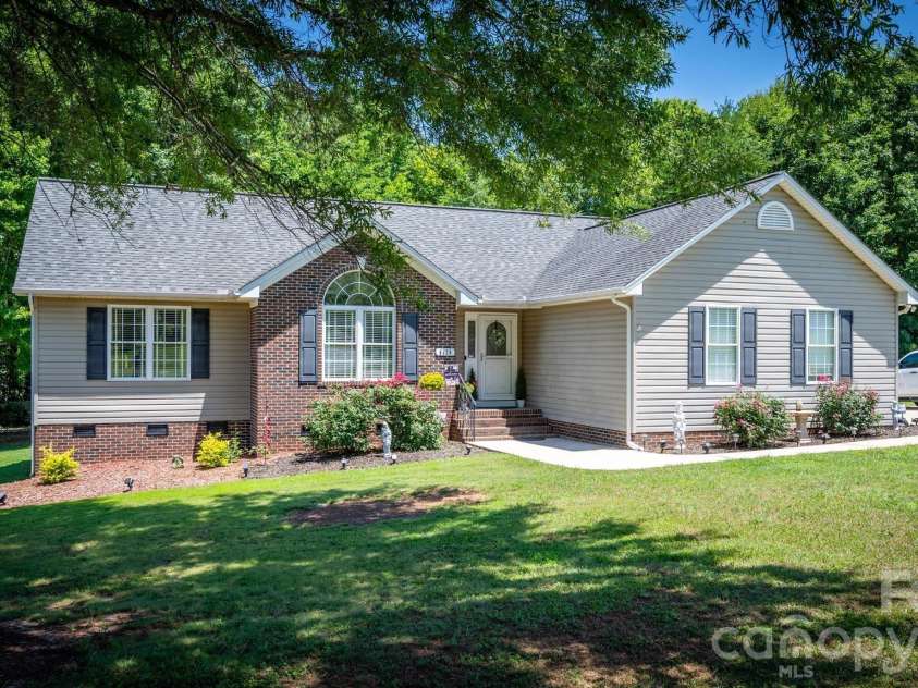 6479 Ameba Lane, Denver, NC 28037.  MLS# CAR4404181, YatesRealty ID 38918. 