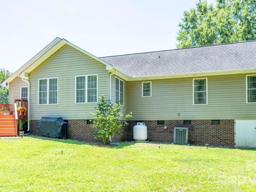 6479 Ameba Lane, Denver, NC 28037.  MLS# CAR4404181, YatesRealty ID 38918. 