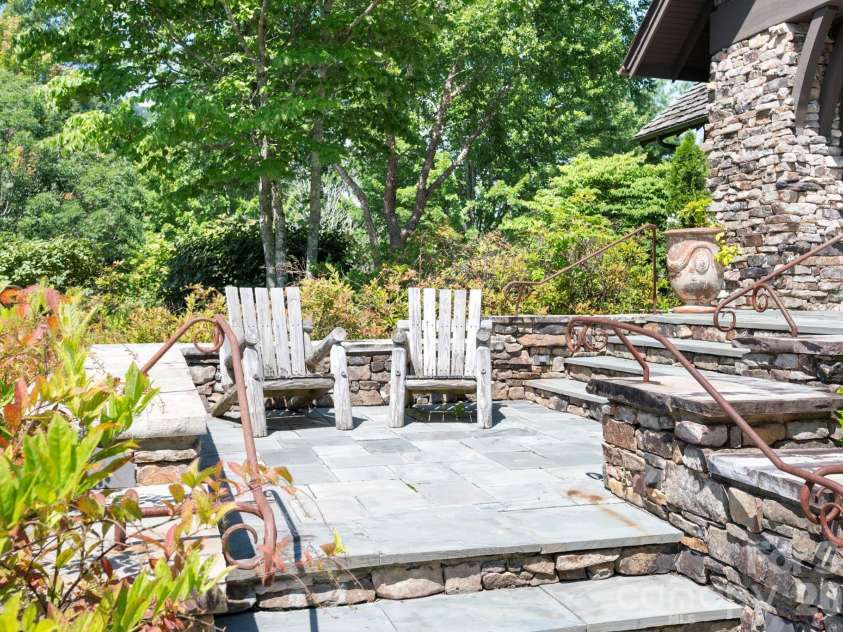 33 Hawks Branch Circle, Fairview, NC 28730.  MLS# CAR4403173, YatesRealty ID 38919. Clubhouse