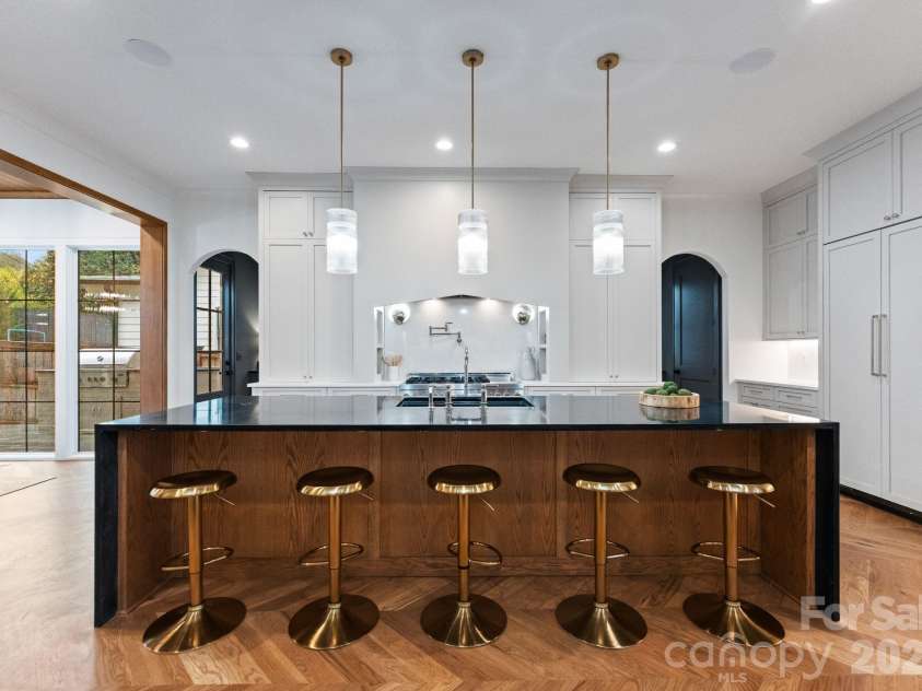 1020 Habersham Drive, Charlotte, NC 28209.  MLS# CAR4295306, YatesRealty ID 3892. 