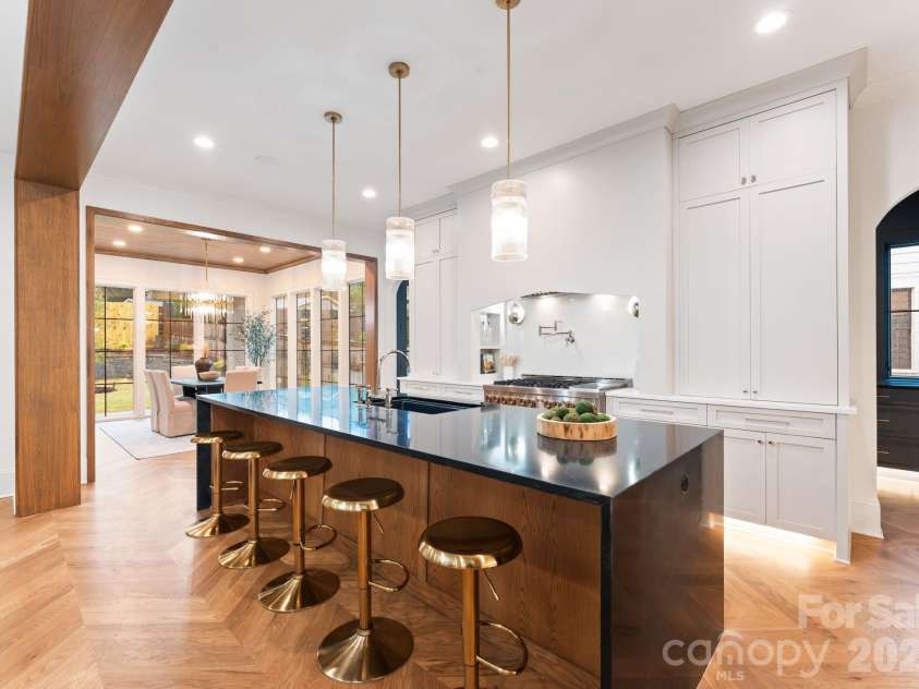 1020 Habersham Drive, Charlotte, NC 28209.  MLS# CAR4295306, YatesRealty ID 3892. 