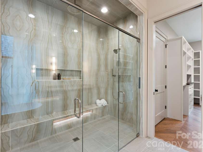 1020 Habersham Drive, Charlotte, NC 28209.  MLS# CAR4295306, YatesRealty ID 3892. 