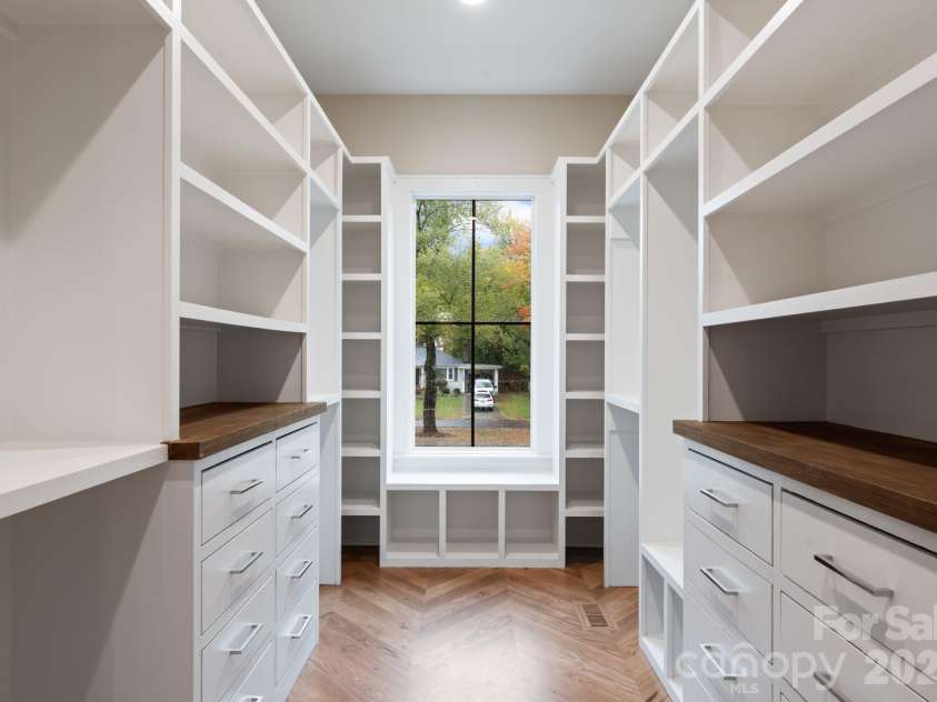 1020 Habersham Drive, Charlotte, NC 28209.  MLS# CAR4295306, YatesRealty ID 3892. 
