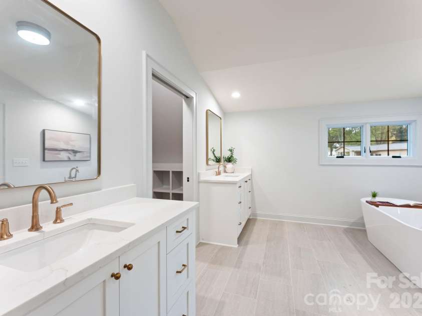 1020 Habersham Drive, Charlotte, NC 28209.  MLS# CAR4295306, YatesRealty ID 3892. 