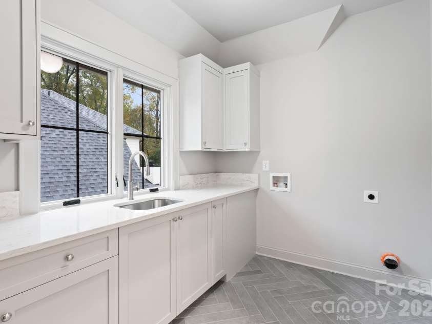 1020 Habersham Drive, Charlotte, NC 28209.  MLS# CAR4295306, YatesRealty ID 3892. 
