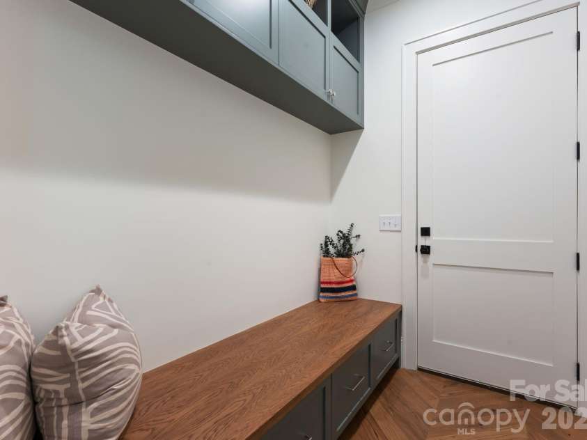 1020 Habersham Drive, Charlotte, NC 28209.  MLS# CAR4295306, YatesRealty ID 3892. 