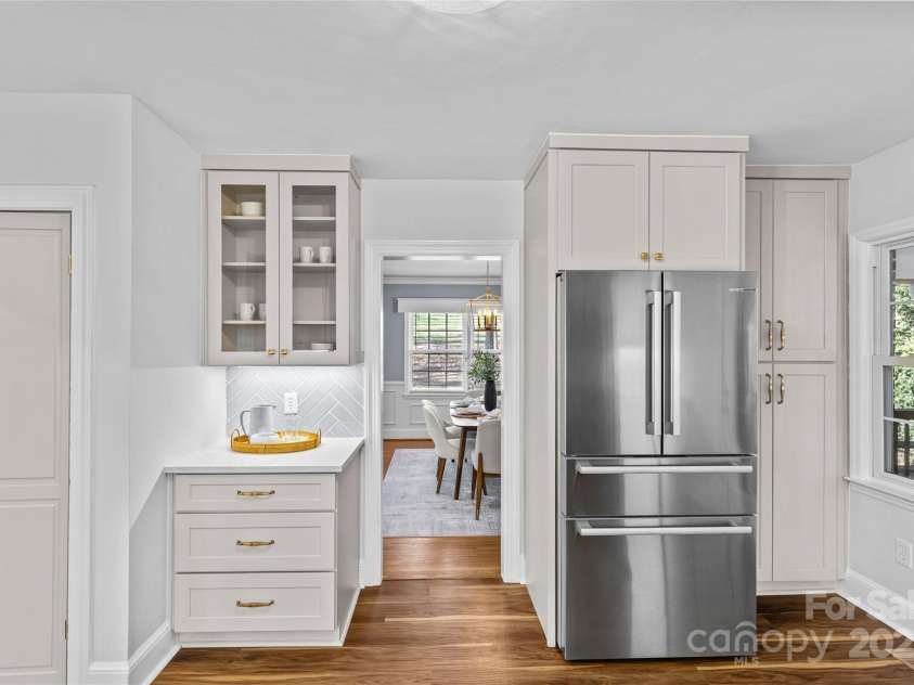 2913 Archdale Drive, Charlotte, NC 28210.  MLS# CAR4232043, YatesRealty ID 3892. 