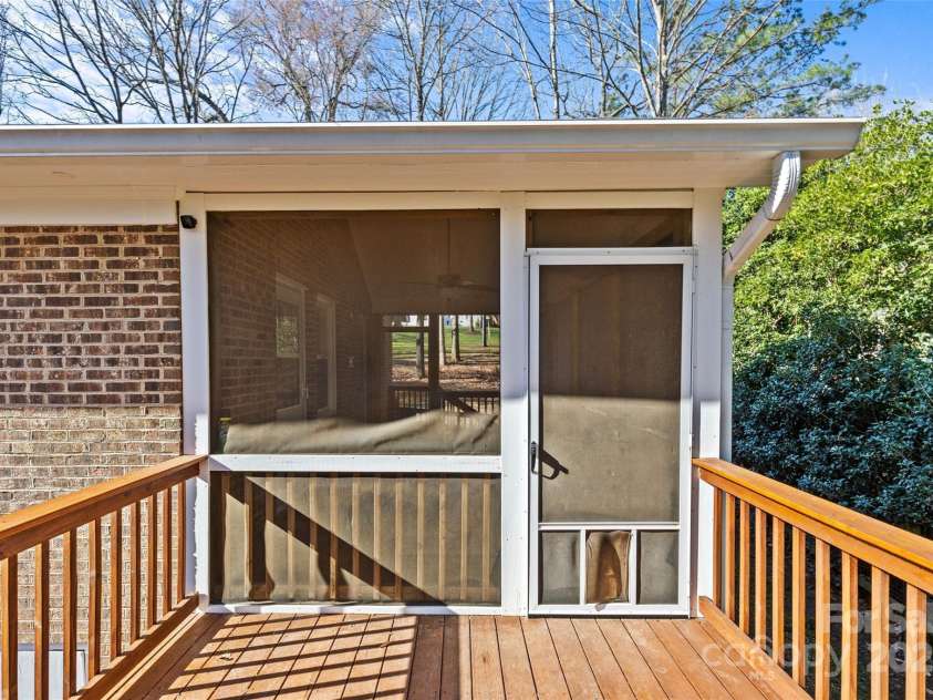 2913 Archdale Drive, Charlotte, NC 28210.  MLS# CAR4232043, YatesRealty ID 3892. 