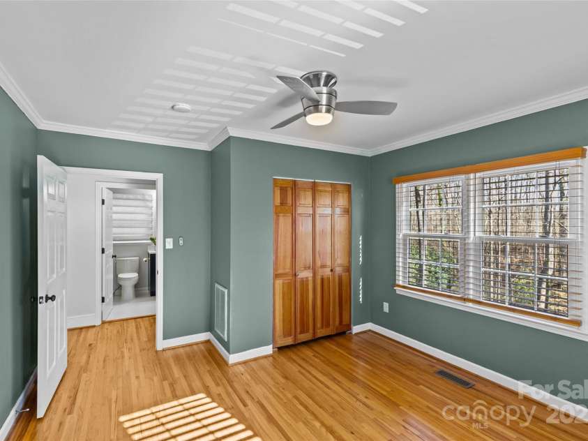 2913 Archdale Drive, Charlotte, NC 28210.  MLS# CAR4232043, YatesRealty ID 3892. 