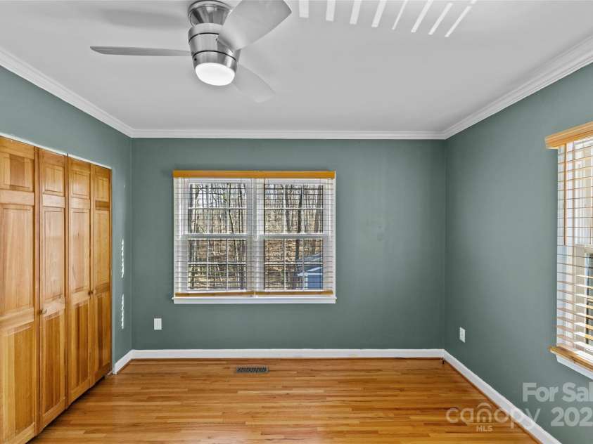 2913 Archdale Drive, Charlotte, NC 28210.  MLS# CAR4232043, YatesRealty ID 3892. 