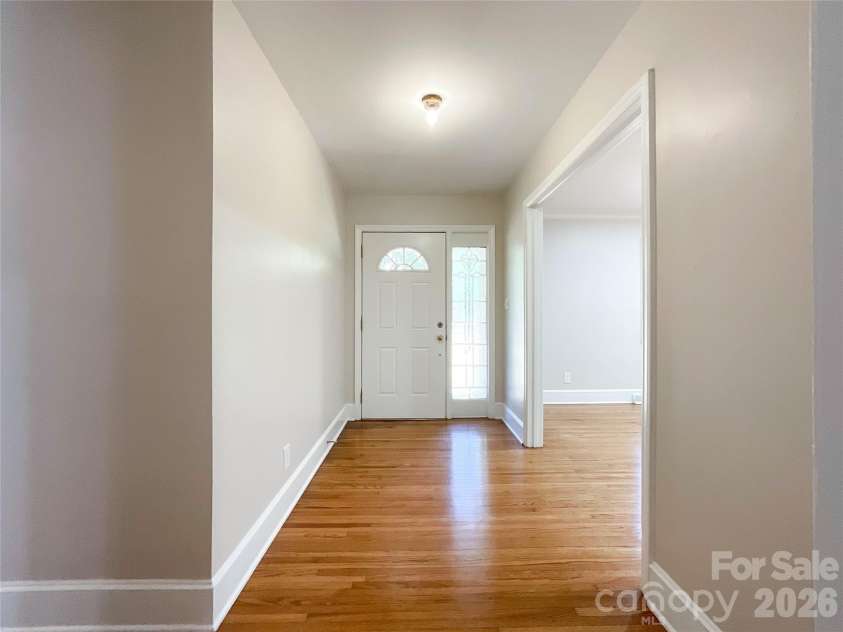 6728 Lakeside Drive, Charlotte, NC 28215.  MLS# CAR4405794, YatesRealty ID 38920. 