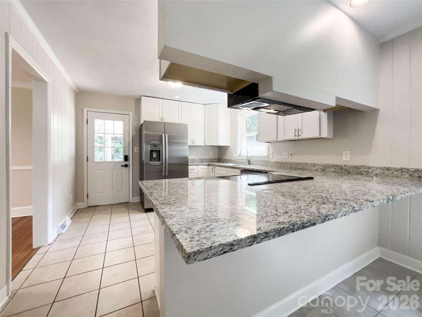 6728 Lakeside Drive, Charlotte, NC 28215.  MLS# CAR4405794, YatesRealty ID 38920. 