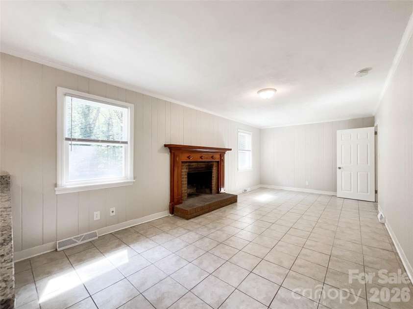 6728 Lakeside Drive, Charlotte, NC 28215.  MLS# CAR4405794, YatesRealty ID 38920. 