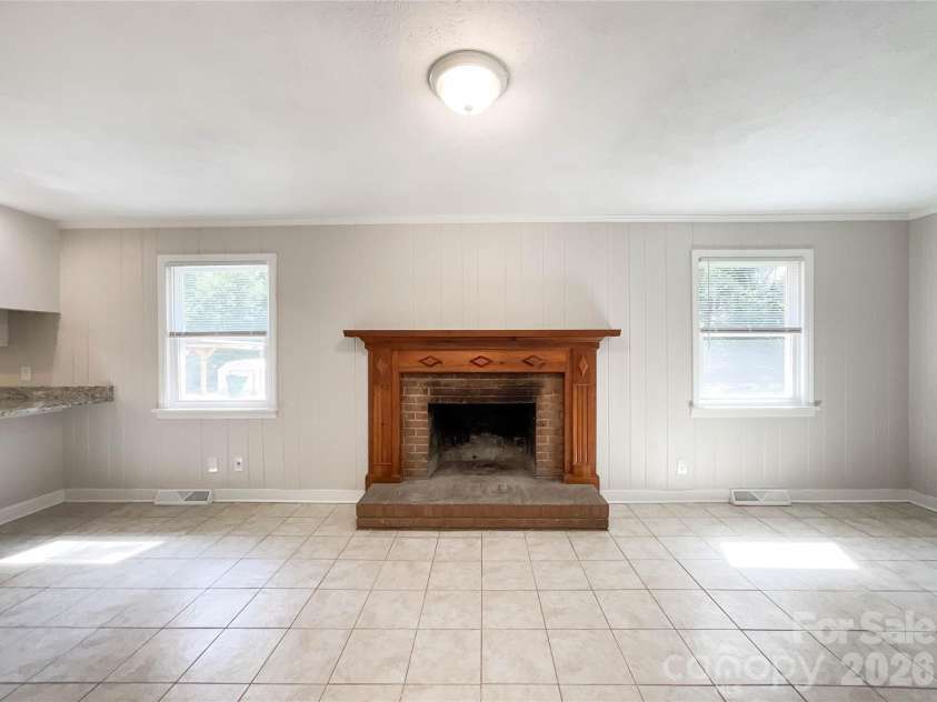 6728 Lakeside Drive, Charlotte, NC 28215.  MLS# CAR4405794, YatesRealty ID 38920. 