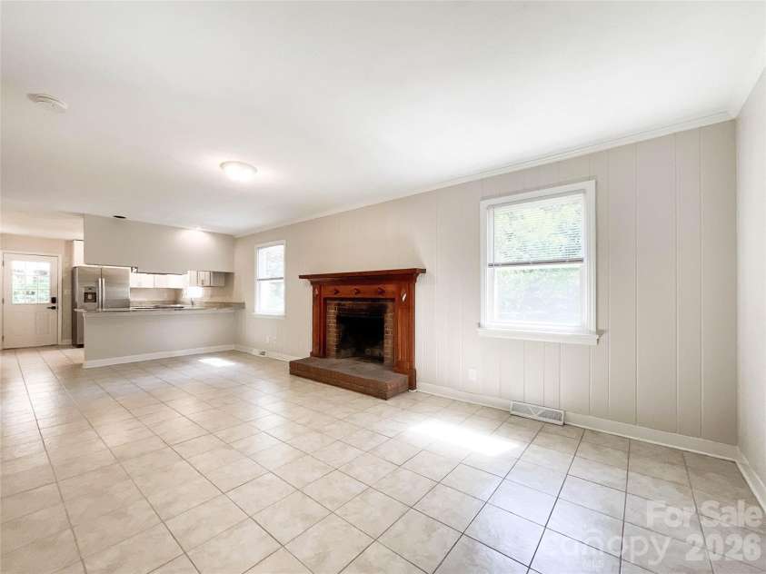 6728 Lakeside Drive, Charlotte, NC 28215.  MLS# CAR4405794, YatesRealty ID 38920. 
