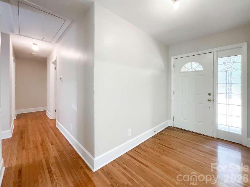 6728 Lakeside Drive, Charlotte, NC 28215.  MLS# CAR4405794, YatesRealty ID 38920. 