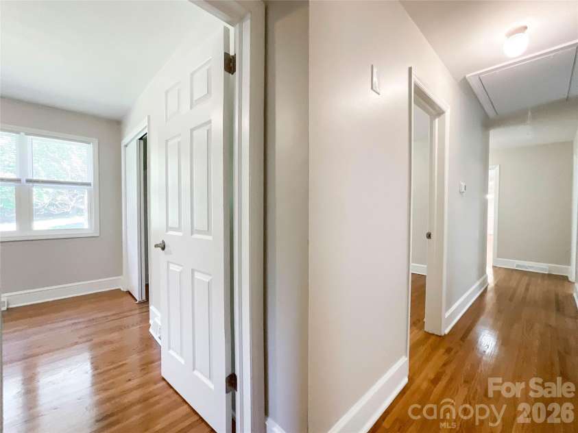 6728 Lakeside Drive, Charlotte, NC 28215.  MLS# CAR4405794, YatesRealty ID 38920. 
