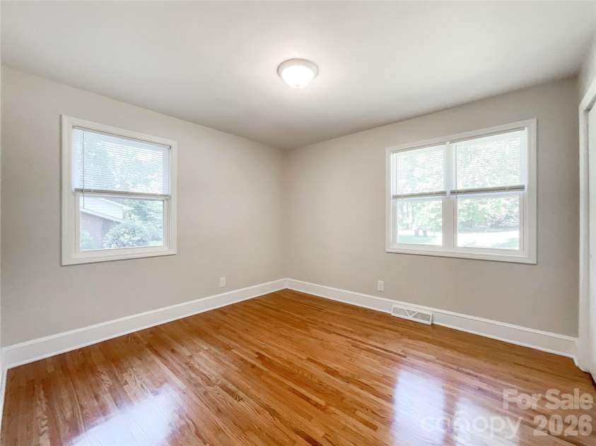6728 Lakeside Drive, Charlotte, NC 28215.  MLS# CAR4405794, YatesRealty ID 38920. 