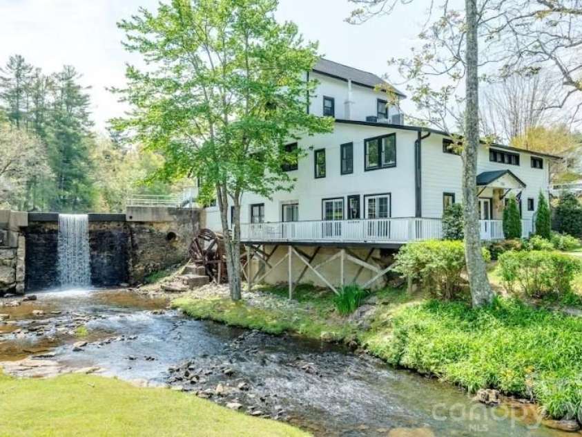 1150 Blue Ridge Road, Flat Rock, NC 28731.  MLS# CAR4405912, YatesRealty ID 38921. Mill House