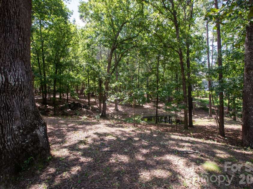 15224 Thomas Road, Charlotte, NC 28278.  MLS# CAR4405705, YatesRealty ID 38922. 