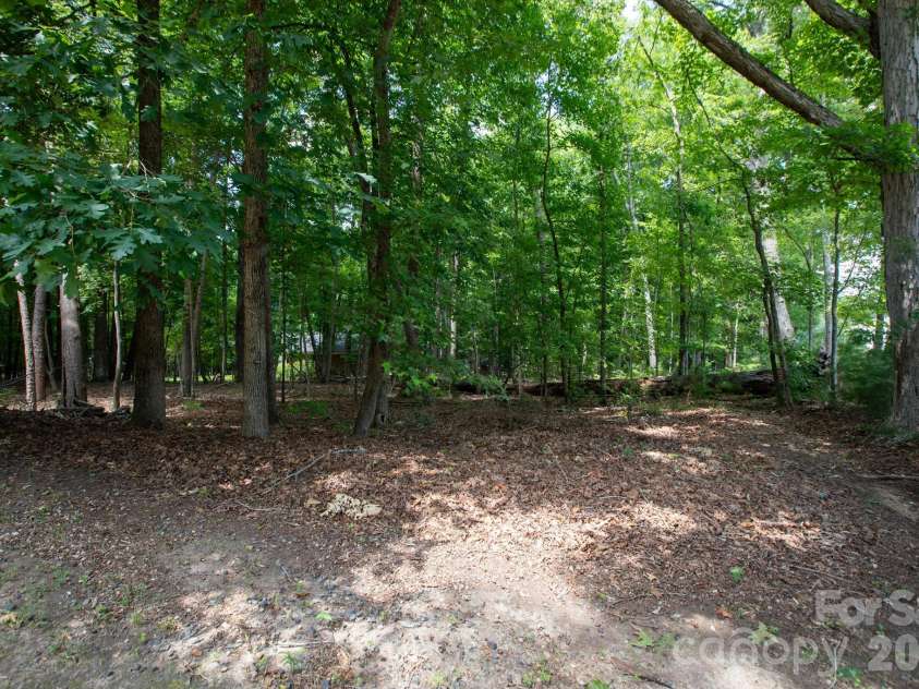 15224 Thomas Road, Charlotte, NC 28278.  MLS# CAR4405705, YatesRealty ID 38922. 