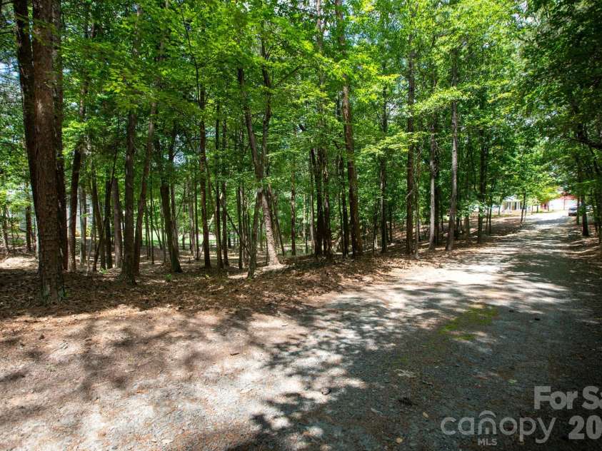 15224 Thomas Road, Charlotte, NC 28278.  MLS# CAR4405705, YatesRealty ID 38922. 