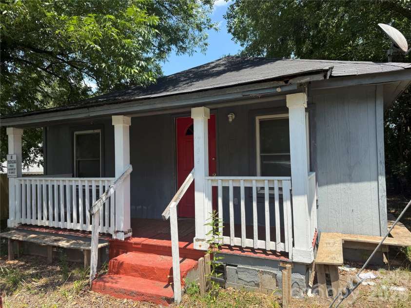 706 Logan Street, Gastonia, NC 28052.  MLS# CAR4405821, YatesRealty ID 38924. 
