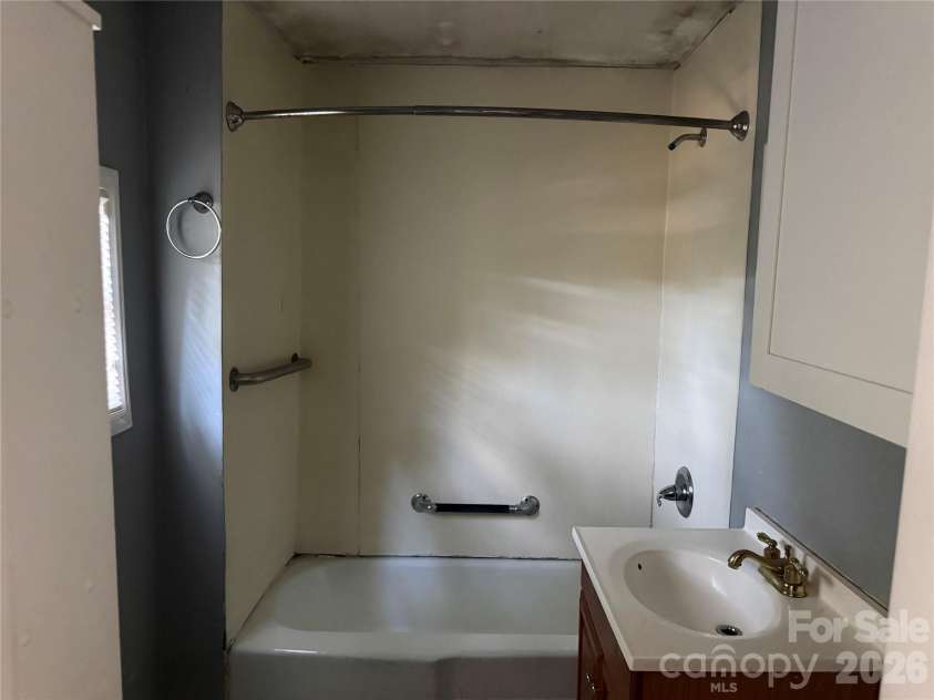 706 Logan Street, Gastonia, NC 28052.  MLS# CAR4405821, YatesRealty ID 38924. 