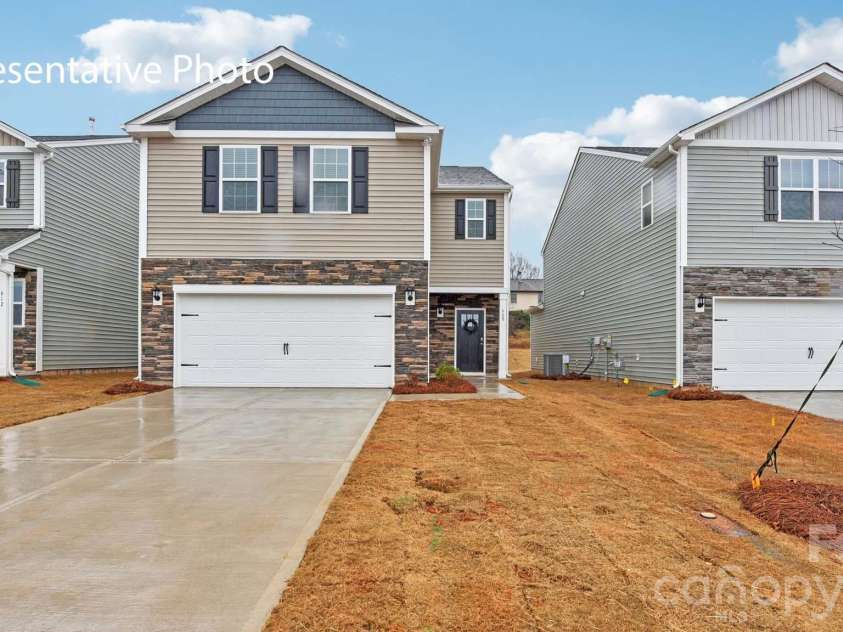 676 13th Avenue Drive, Hickory, NC 28601.  MLS# CAR4406360, YatesRealty ID 38927. 