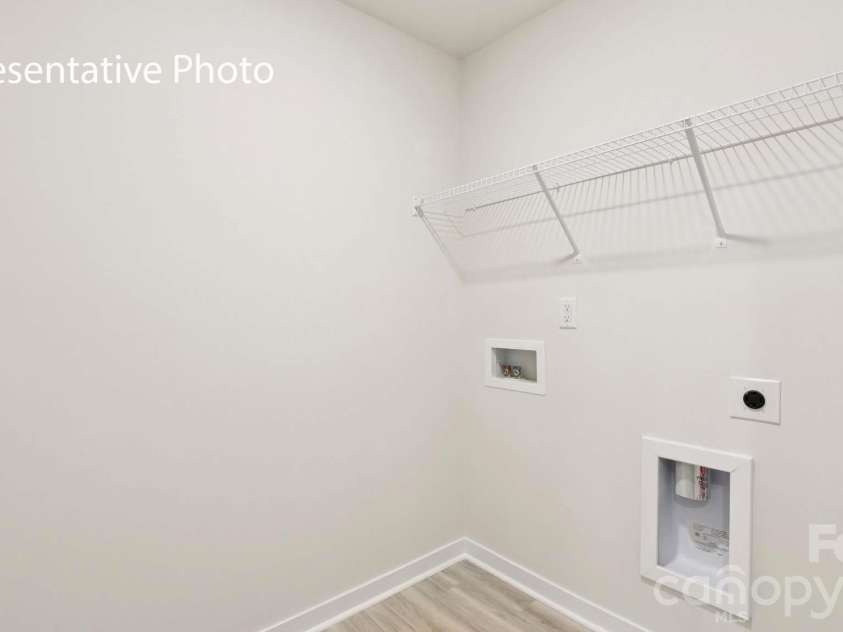 676 13th Avenue Drive, Hickory, NC 28601.  MLS# CAR4406360, YatesRealty ID 38927. 