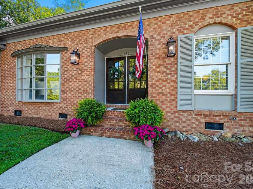 1240 10th Street Lane, Hickory, NC 28601.  MLS# CAR4405096, YatesRealty ID 38928. 