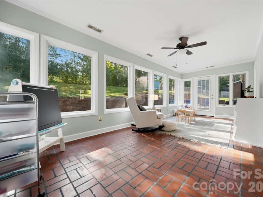 1240 10th Street Lane, Hickory, NC 28601.  MLS# CAR4405096, YatesRealty ID 38928. 